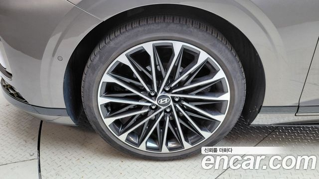 Hyundai Grandeur Hybrid (GN7) Calligraphy 2023 — фото 5