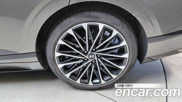 Hyundai Grandeur Hybrid (GN7) Calligraphy 2023 — фото 21