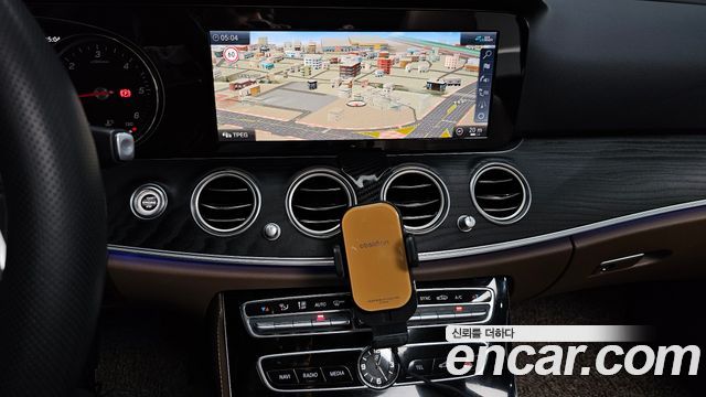 Mercedes-Benz E-Class (W213) E220d Avantgarde 2020 — фото 13