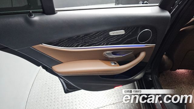 Mercedes-Benz E-Class (W213) E220d Avantgarde 2020 — фото 25