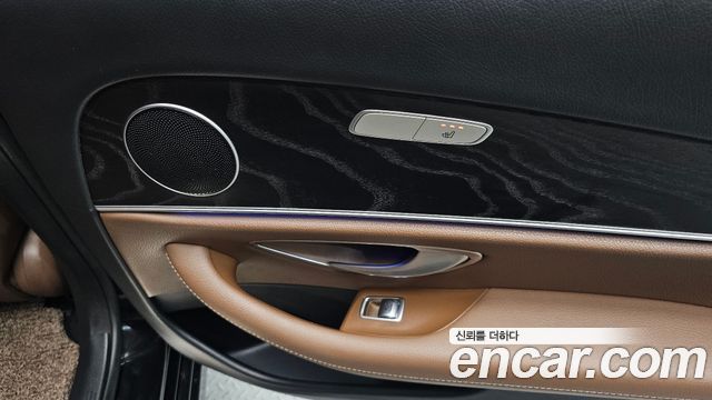 Mercedes-Benz E-Class (W213) E220d Avantgarde 2020 — фото 28