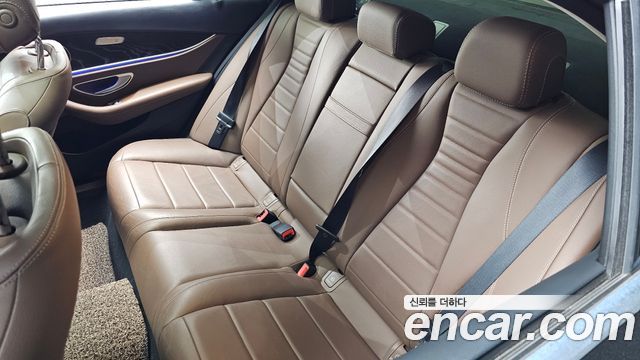Mercedes-Benz E-Class (W213) E220d Avantgarde 2020 — фото 35