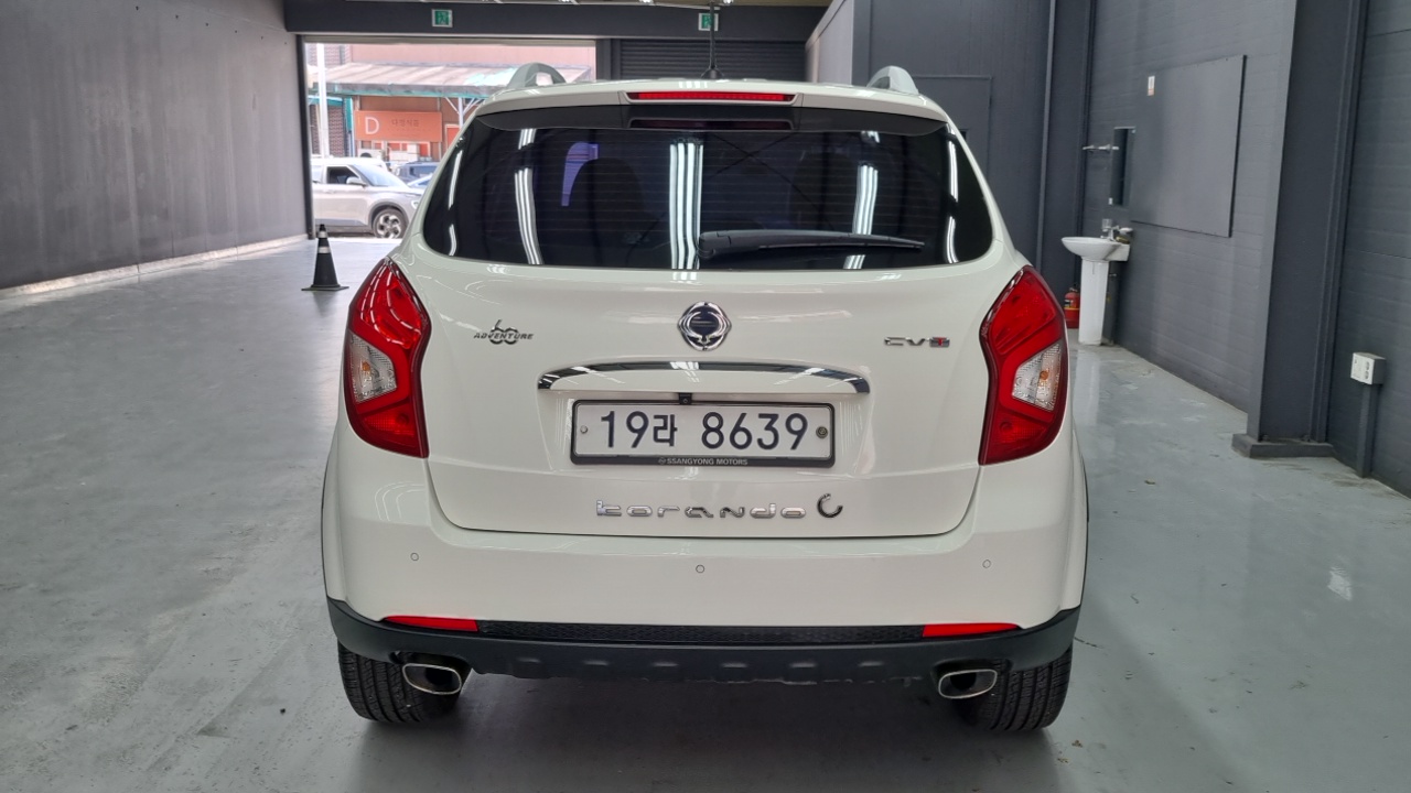 KG Mobility (SsangYong) Korando C 2.0 Advanture 60th Edition 2WD 2015 — фото 4