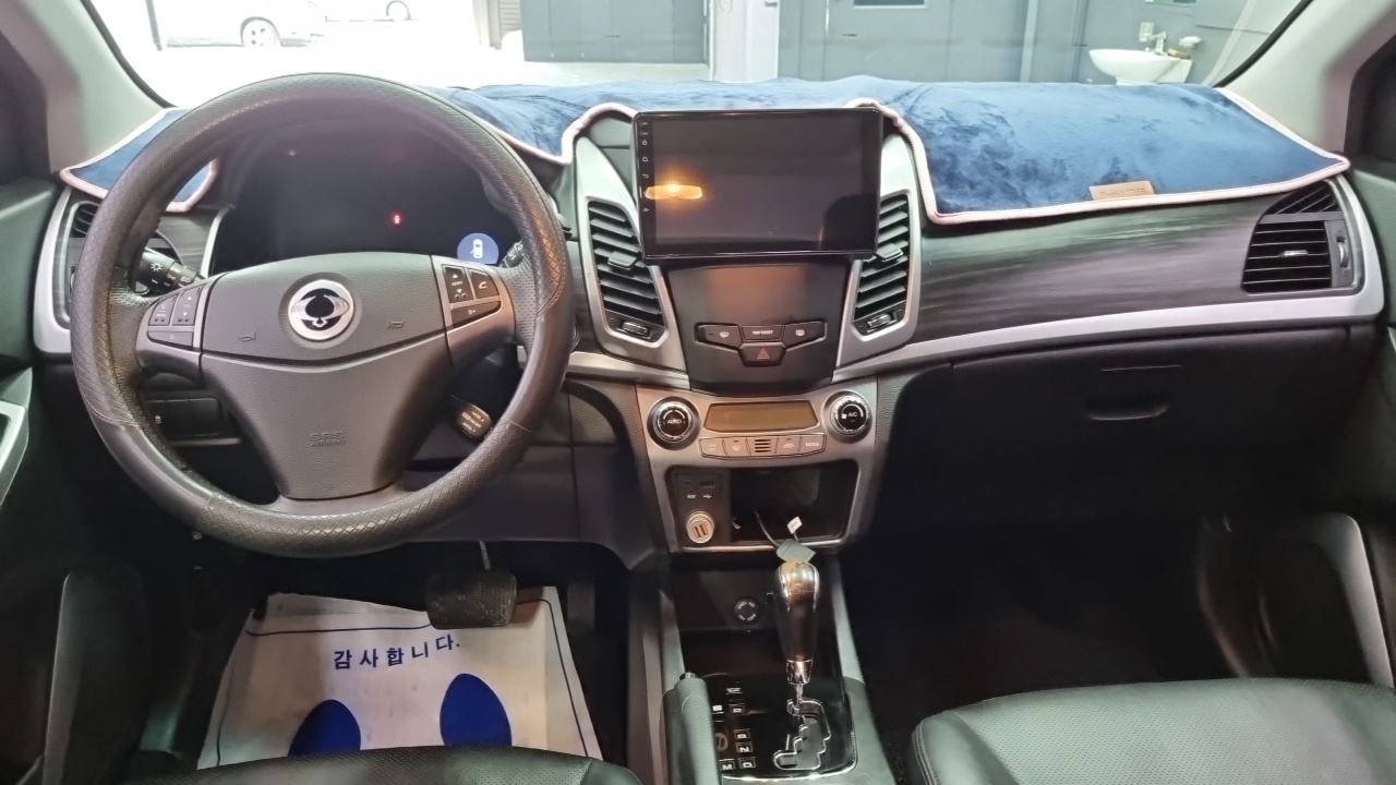 KG Mobility (SsangYong) Korando C 2.0 Advanture 60th Edition 2WD 2015 — фото 7