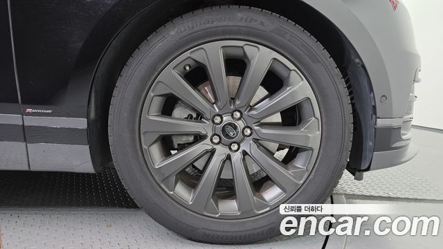 Land Rover Range Rover Velar 3.0 D300 R-Dynamic SE 2018 — фото 5