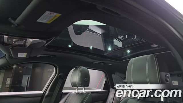 Land Rover Range Rover Velar 3.0 D300 R-Dynamic SE 2018 — фото 20
