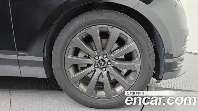 Land Rover Range Rover Velar 3.0 D300 R-Dynamic SE 2018 — фото 27