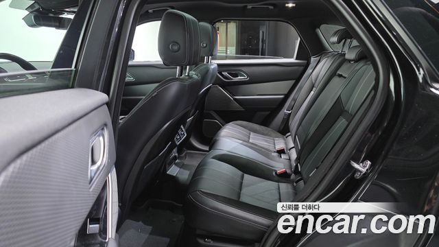 Land Rover Range Rover Velar 3.0 D300 R-Dynamic SE 2018 — фото 32