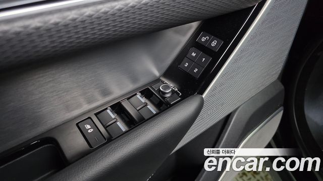 Land Rover Range Rover Velar 3.0 D300 R-Dynamic SE 2018 — фото 33