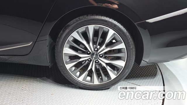 Kia K8 2.5 Gasoline 2WD Noblesse 2022 — фото 21