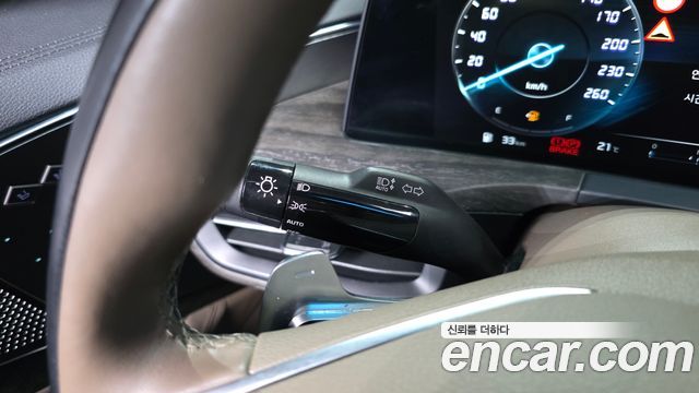 Kia K8 2.5 Gasoline 2WD Noblesse 2022 — фото 32