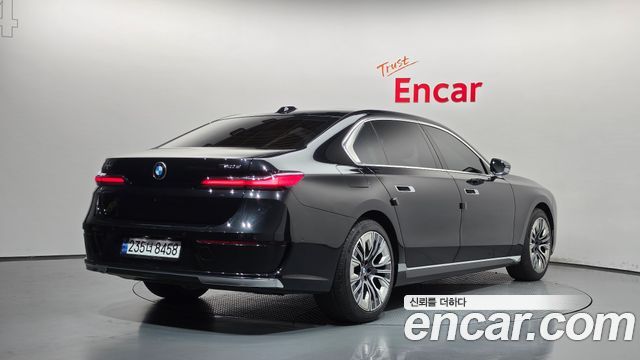 BMW 7 Series (G70) 740d xDrive Design Pure Excellence 2023 — фото 2