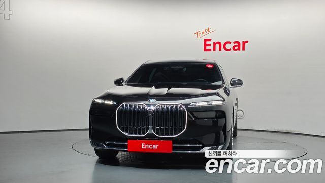 BMW 7 Series (G70) 740d xDrive Design Pure Excellence 2023 — фото 3