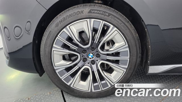 BMW 7 Series (G70) 740d xDrive Design Pure Excellence 2023 — фото 5