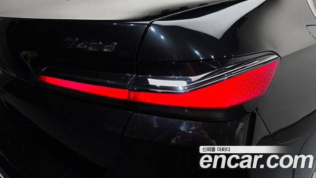 BMW 7 Series (G70) 740d xDrive Design Pure Excellence 2023 — фото 23
