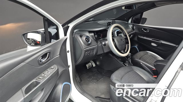 Renault Korea QM3 RE Signature 2017 — фото 11
