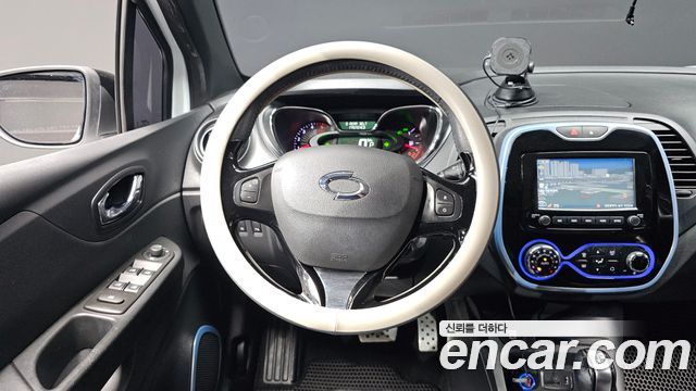 Renault Korea QM3 RE Signature 2017 — фото 12