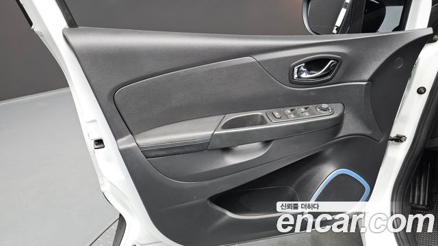 Renault Korea QM3 RE Signature 2017 — фото 24