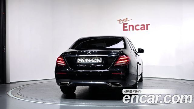 Mercedes-Benz E-Class (W213) E300 4MATIC AMG Line 2020 — фото 4