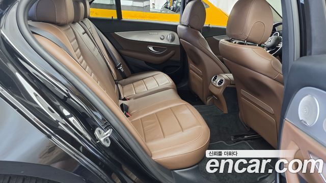 Mercedes-Benz E-Class (W213) E300 4MATIC AMG Line 2020 — фото 12