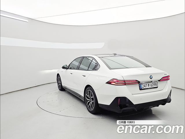 BMW 5 Series (G60) 520i M Sport 2025 — фото 4