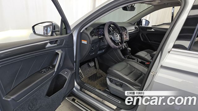Volkswagen Tiguan Allspace 2.0 TDI Prestige 2020 — фото 10