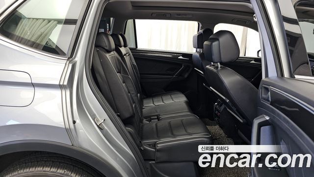 Volkswagen Tiguan Allspace 2.0 TDI Prestige 2020 — фото 12