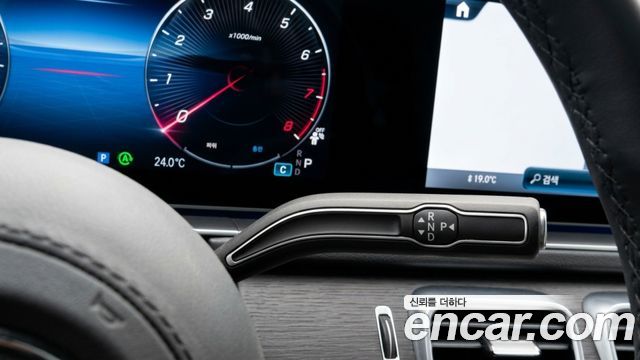 Mercedes-Benz GLE-Class (W167) GLE450 4MATIC Coupe 2025 — фото 9