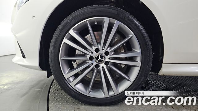Mercedes-Benz CLS-Class (C257) CLS400d 4MATIC 2019 — фото 5