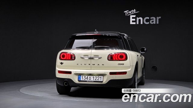 MINI Cooper Clubman Standard 2nd 2019 — фото 4