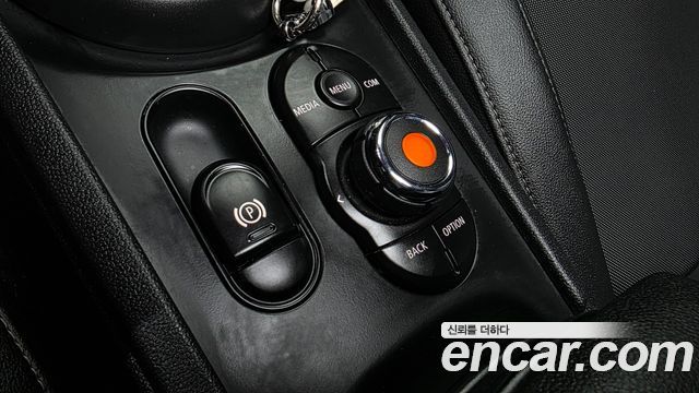 MINI Cooper Clubman Standard 2nd 2019 — фото 19
