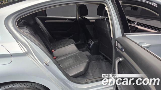 Volkswagen Passat GT (B8) 2.0 TDI 2018 — фото 12