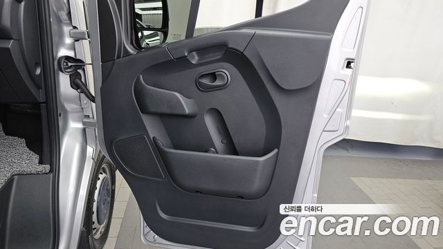 Renault Korea Master 2.3 Van L 2022 — фото 25