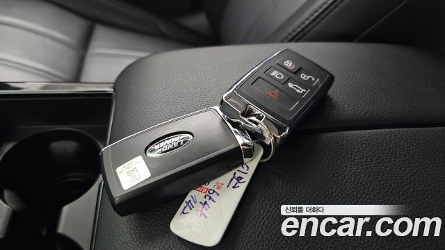 Land Rover Range Rover Evoque (II) P250 SE 2022 — фото 31