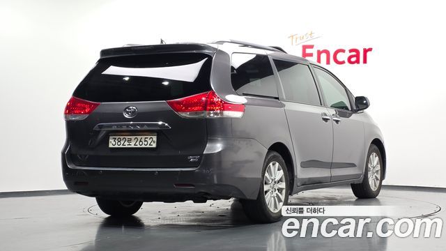 Toyota Sienna 3.5 AWD 2014 — фото 2
