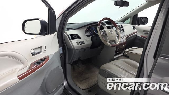 Toyota Sienna 3.5 AWD 2014 — фото 10