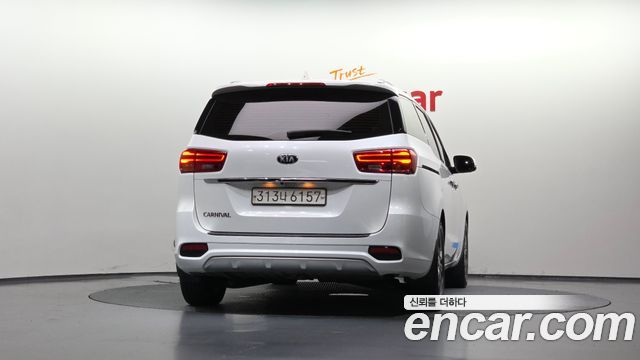 Kia Carnival 9-Seater Noblesse Special 2020 — фото 4