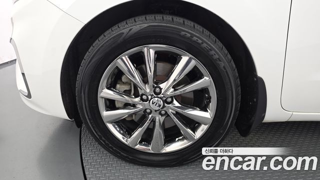 Kia Carnival 9-Seater Noblesse Special 2020 — фото 5