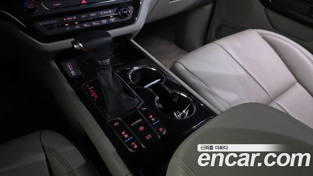 Kia Carnival 9-Seater Noblesse Special 2020 — фото 9