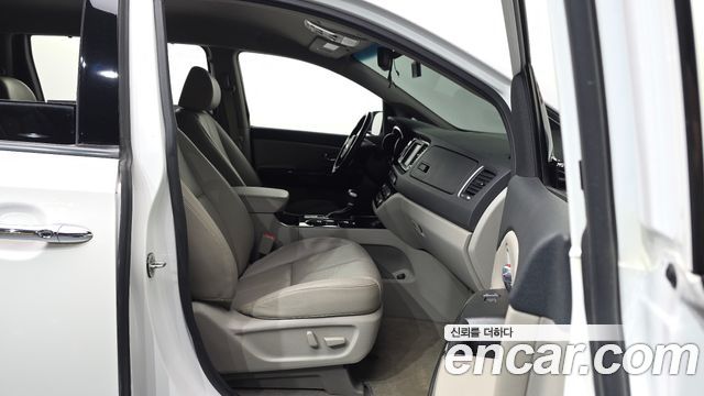 Kia Carnival 9-Seater Noblesse Special 2020 — фото 11