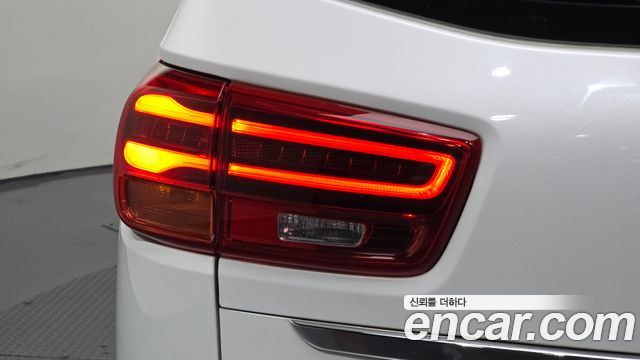 Kia Carnival 9-Seater Noblesse Special 2020 — фото 23