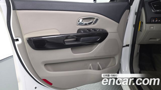 Kia Carnival 9-Seater Noblesse Special 2020 — фото 24