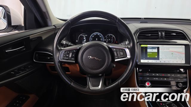 Jaguar XE 20d Portfolio 2019 — фото 13