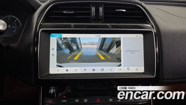 Jaguar XE 20d Portfolio 2019 — фото 15