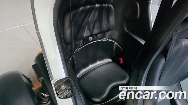Renault Korea Twizy Life(2-Seater) 2019 — фото 12
