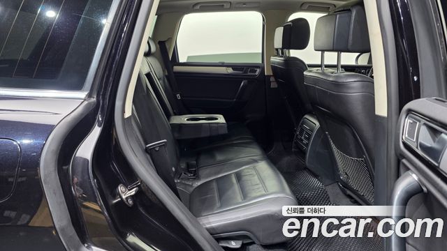 Volkswagen Touareg V6 3.0 TDI Bluemotion Premium 7P5 2016 — фото 12