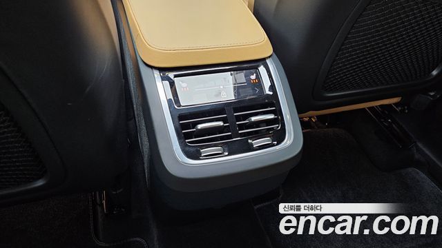 Volvo XC90 (II) B6 Ultimate Bright 2023 — фото 31