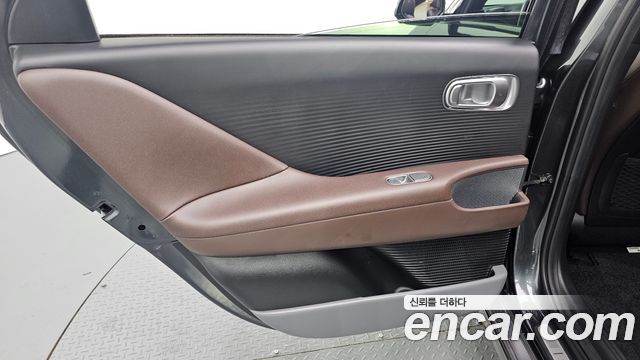 Hyundai Ioniq 6 Long Range Prestige 2023 — фото 31