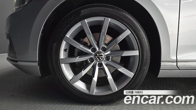 Volkswagen Passat GT (B8) 2.0 TDI Prestige 2022 — фото 5