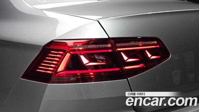 Volkswagen Passat GT (B8) 2.0 TDI Prestige 2022 — фото 23